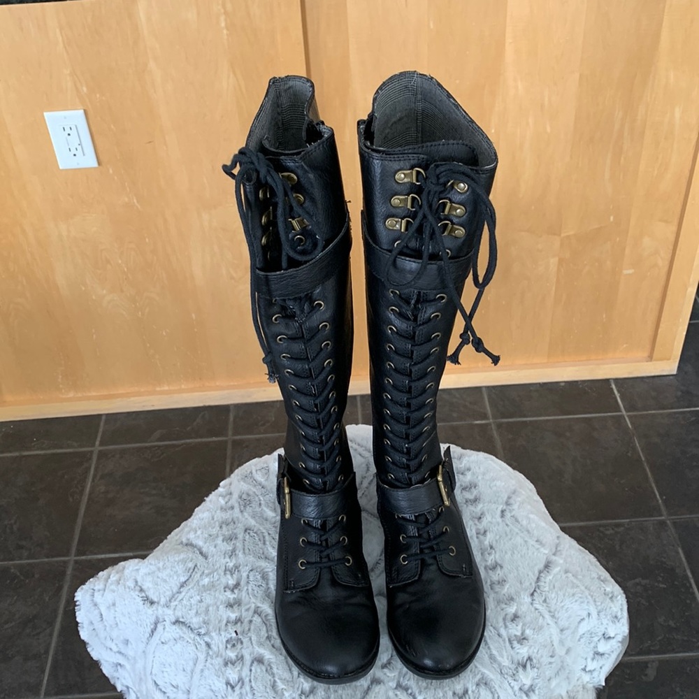 Brand new in box black boots!